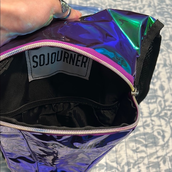 Iridescent Hydration Backpack - Picture 4 of 6